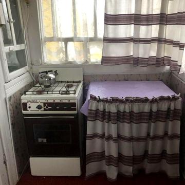 Здається пів будинка в центрі міста