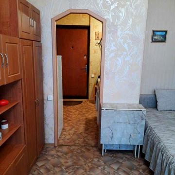 Продам большую 1к.гостинку 4\5 капремонт 606ам\р (403084)