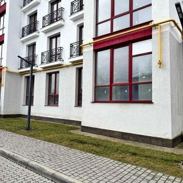 ПРОДАЄТЬСЯ квартира можна під житло і комерцію..Можна єоселю і програм