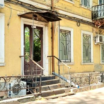 Кіри Муратової вул., 28