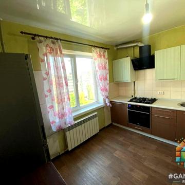 Героїв просп., 32