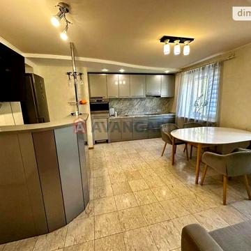 Продаж 3к Квартира Мукаша Салакунова вулиця