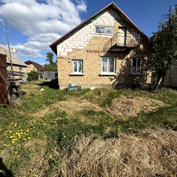Будинок з початковим ремонтом
