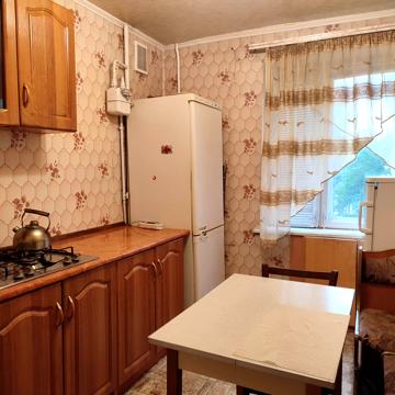 Семафорна вул., 42