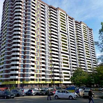 Продам 2-к на вул. Бориспільська (5хв до ст. метро Червоний хутір) .