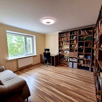 Продаж будинку 237 м² та ділянкою 14 сот Київське шосе