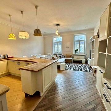 Продаж кухні-студії і 2 кім кв. (150м),вул.Грушевського.БЕЗ КОМІСІЇ ЖК Грушевського