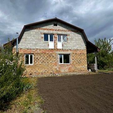 Приватний будинок на Роменській для втілення Ваших дизайнерських мрій