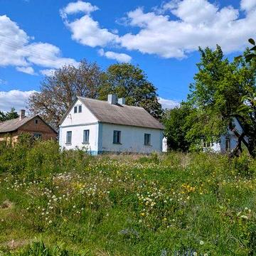Цегляний будинок 19 км від Рівного