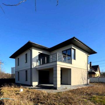 Комфортний  будинок, поруч Міського Озера 260м2 з гаражем