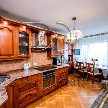 Миколи Бажана просп., 30