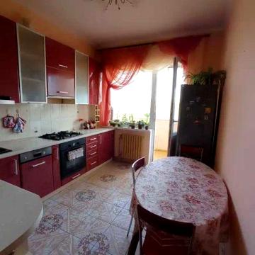 Продам 2 к.кв. на 12 квартале, с авт.газ.отплением!