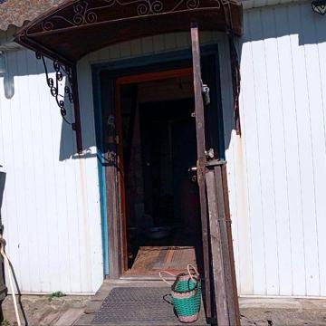 Продається господарство в невеликому спокійному селі