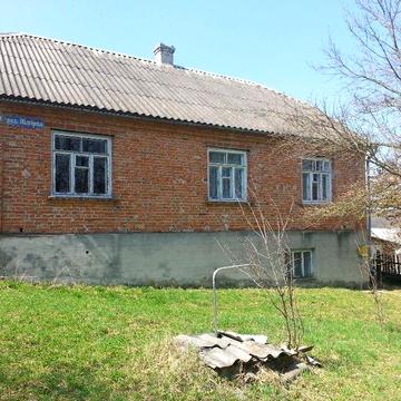 Продаж цегляного будинку