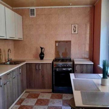 Продается 3ком 5/9  ул Гвардейцев Широнинцев
