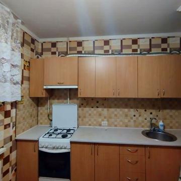 1 кімн Центр Міськ р-н Карачуни, 6/9 поверх, є всі меблі та техніка
