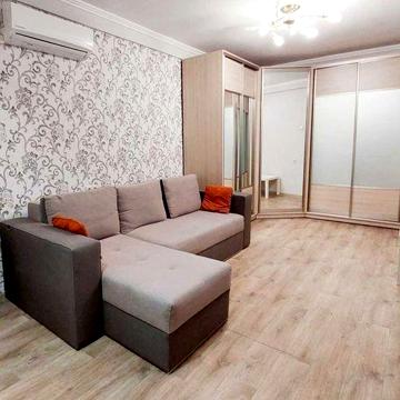 Здам 2-к. Вул. Васильківська, 8. Метро Голосіївська – 8 хвилин пішки