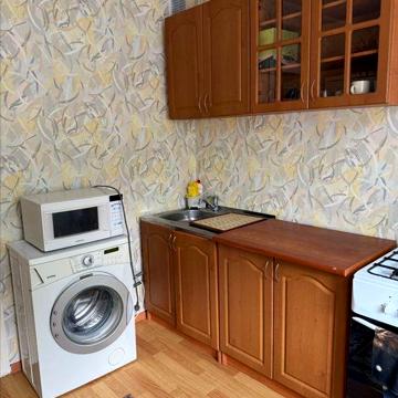 Затишна 1кімн квартира на центральній стороні Вишневого