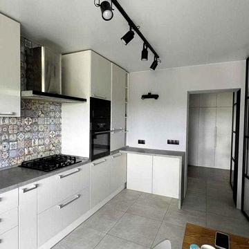 Продаж квартира з авторським ремонтом біля парку Дубки 52м2 ЖК Капітал