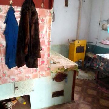 Продається будинок в сільскій місцевості