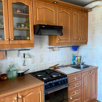 Продам двухкомнатную в районе Титова (Незалежності)