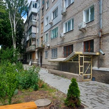 Паркова вул. (Анатолія Олійника), 28