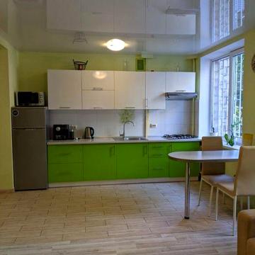 Оренда 2х кім. квартири студії. Бул. Шевченка 38. Центр.