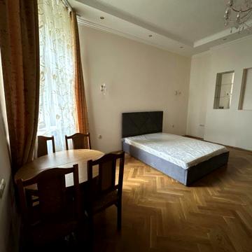 Оренда 2х кімнатної квартири від власника центр міста