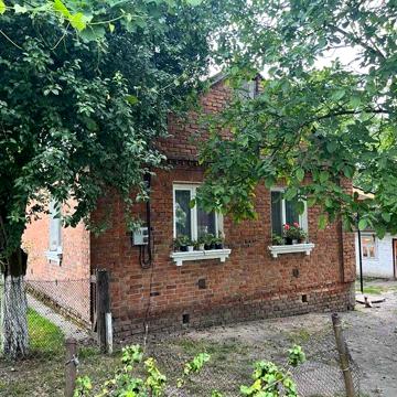 Продається приватний будинок із земельною ділянкою  смт. Локачі