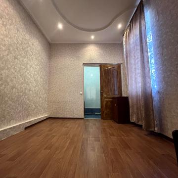 майдан Незалежності пл., 18