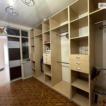 Продаж 3к Квартира Олексія Вадатурського (Маршала Малиновського) вулиця