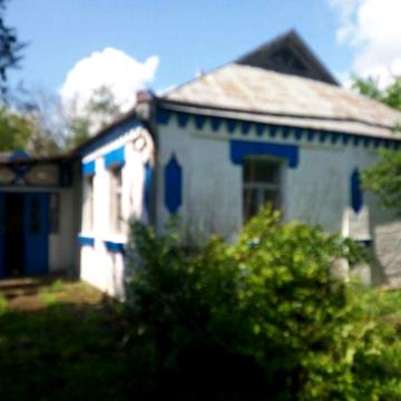 продається хата та 27 соток землі в с. Майданівка