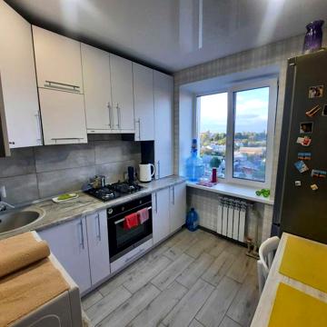Продам 2к квартиру з капітальним ремонтом на Роменській