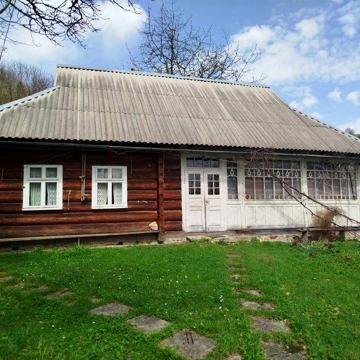 Будинок на горі з гарними краєвидами