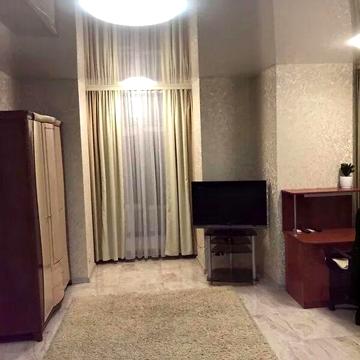 Довгострокова оренда 1к Квартира Осіння вулиця