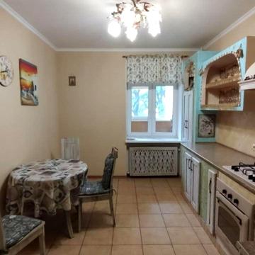 Академіка Сахарова вул., 26
