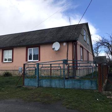 Продам пів будинку
