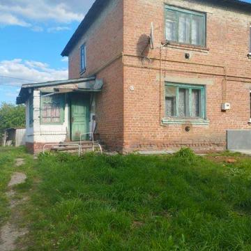 Продам 2 поверхову квартиру