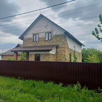 Захисників України вул., 41