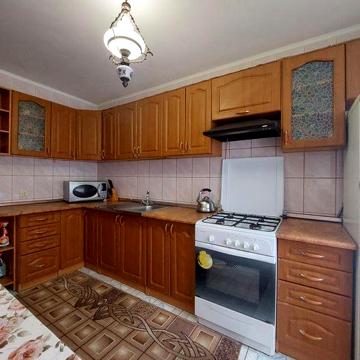 Здам чотирикімнатну квартиру на вул.Ветеранів