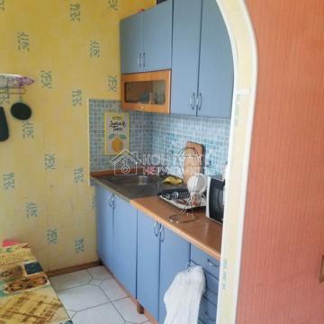 Науки просп., 12