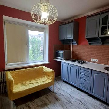Героїв просп., 35