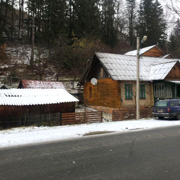Продам частину будинка не далеко від центра
