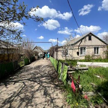 Дім, 87м2 з великим участком землі, та пристройками