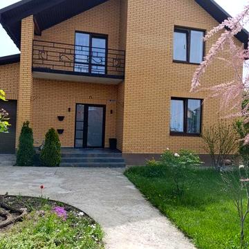 Продаж будинку з ремонтом і гаражем, район Старе місто