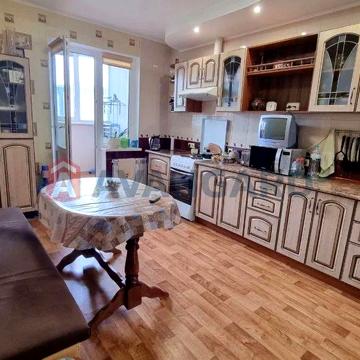 Продаж 3к.квартири 87м2  яісним ремонтом по Максимовича 9