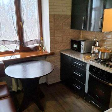 продам 2х комн.кв центр 4\5эт кирп с ремонтом,собственник