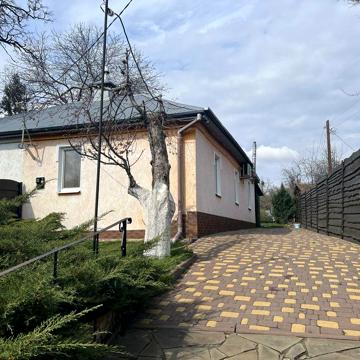 Продам 3/4 частини будинку в районі Інституту звязку