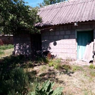 Продається хата в Криничанському районі селі Семенівка