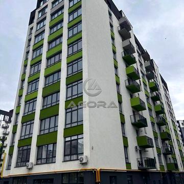 **Простора трикімнатна квартира на березі міського озера** ЖК Міленіум